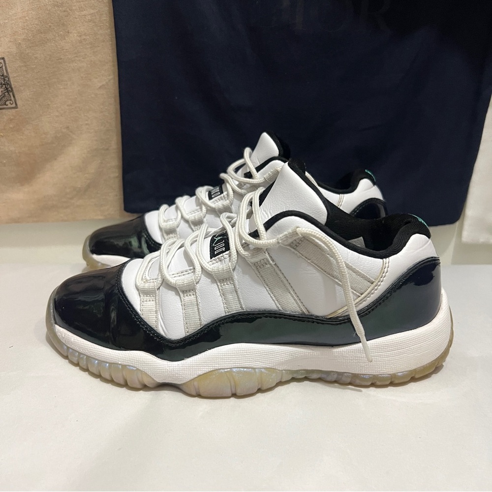 Jordan 11 Green and White Sneakers low